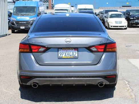 Used 2024 Nissan Altima 2.5 SV w/ SV Premium Package FWD image 4