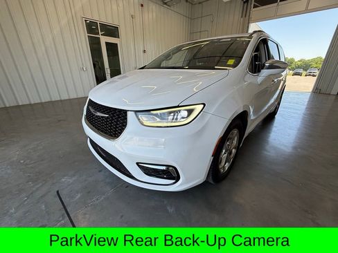 Used 2022 Chrysler Pacifica Limited FWD image 10