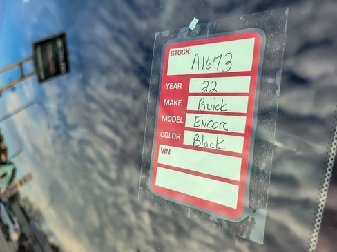 Used 2022 Buick Encore Preferred w/ Safety Package image 22