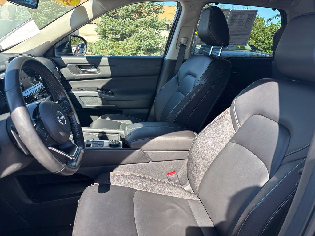 Used 2024 Nissan Pathfinder SL AWD/4WD image 9