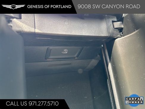 Used 2025 Mercedes-Benz C 300 4MATIC Sedan image 27