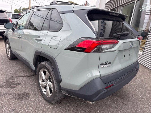 Used 2021 Toyota RAV4 XLE Premium AWD/4WD image 8