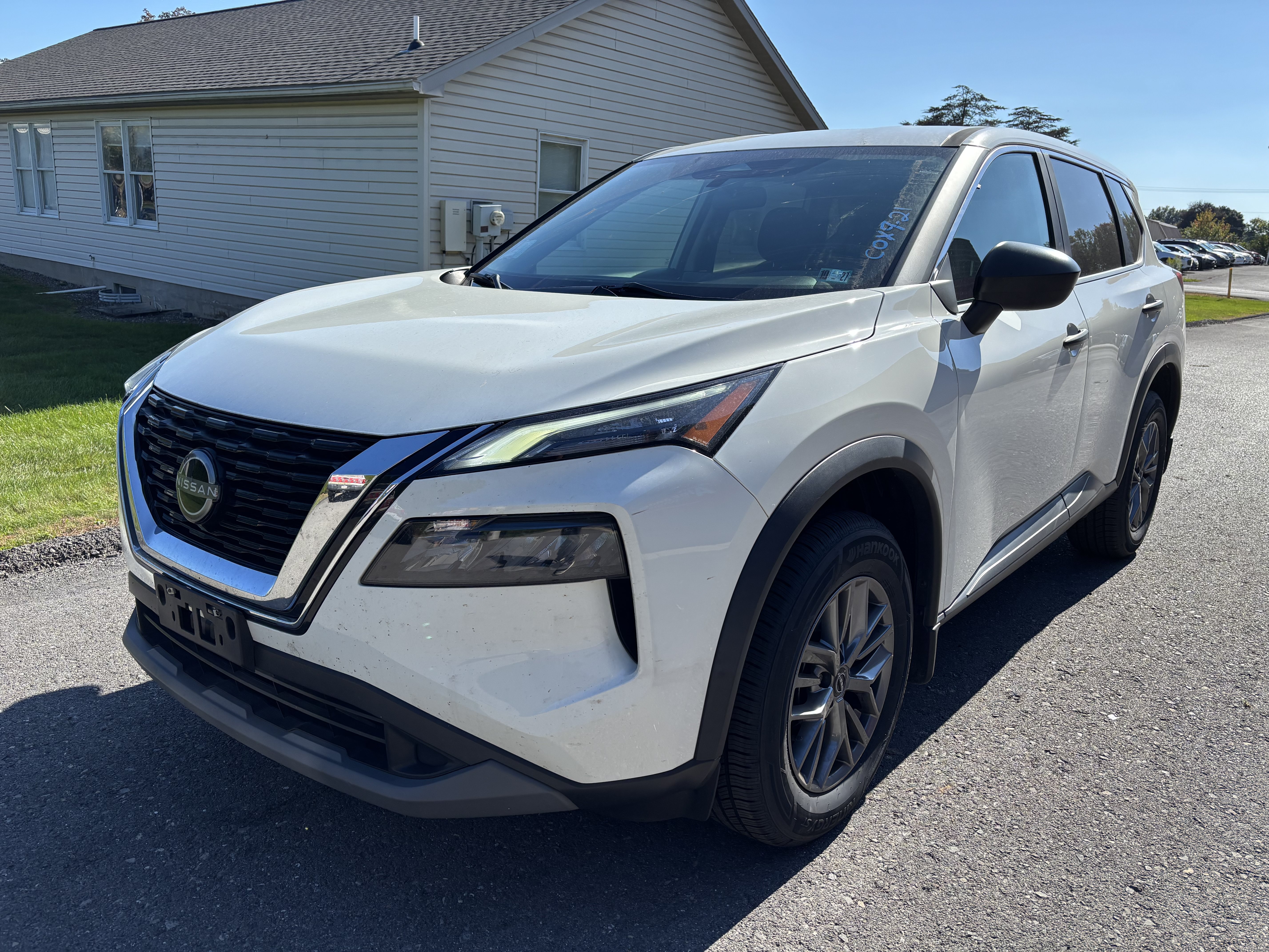 Used 2023 Nissan Rogue S AWD/4WD image 8