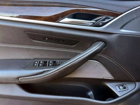 Used 2019 BMW M550i xDrive image 13