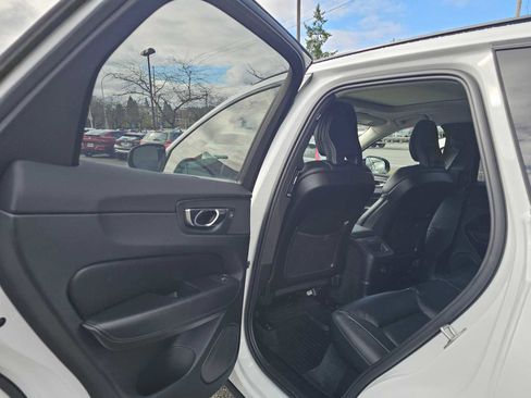 Used 2025 Volvo XC60 T8 Plus w/ Protection Package Premier image 16