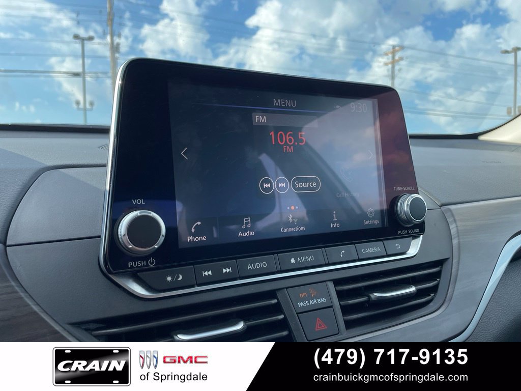 Used 2025 Nissan Altima 2.5 SV FWD image 16