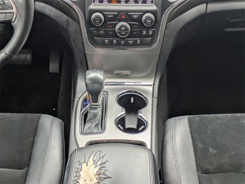 Used 2018 Jeep Grand Cherokee Altitude image 20