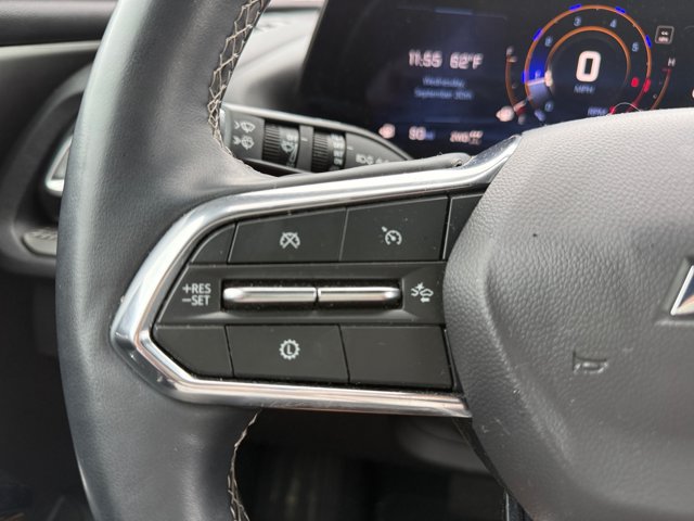 Used 2025 Chevrolet Traverse LT w/ Midnight/Sport Edition AWD/4WD image 13
