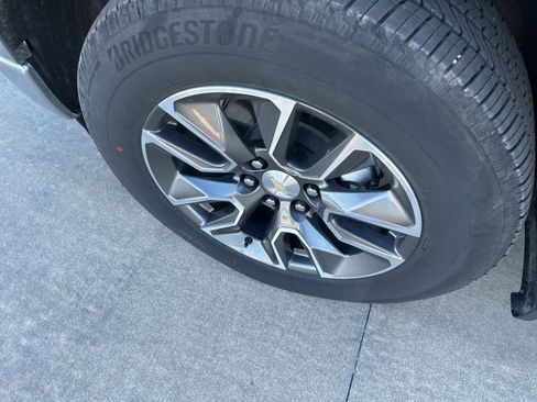 Used 2024 Chevrolet Silverado 1500 LT image 34