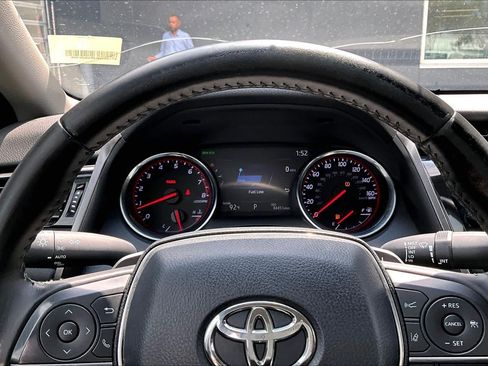 Used 2019 Toyota Camry XSE FWD image 25