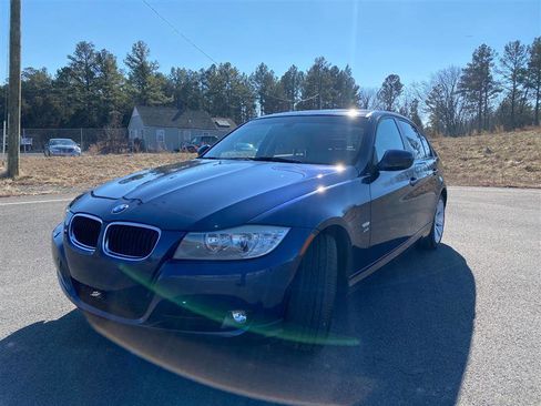 Used 2011 BMW 328i xDrive Sedan image 4