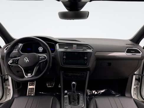 Used 2022 Volkswagen Tiguan SE R-Line image 14