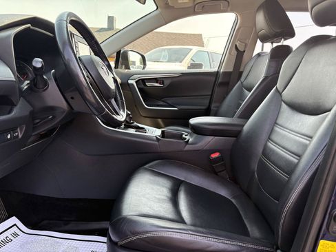 Used 2019 Toyota RAV4 XLE Premium w/ Cold Weather Package AWD/4WD image 20