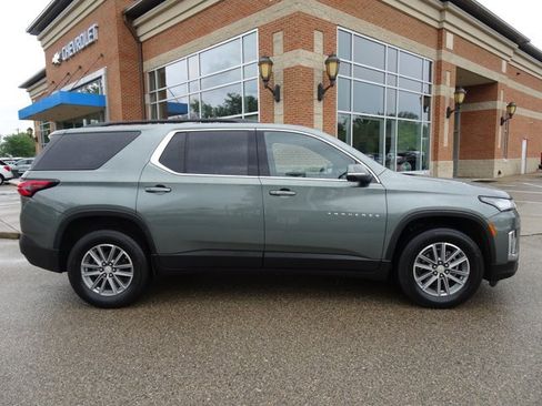 Certified 2022 Chevrolet Traverse LT image 2