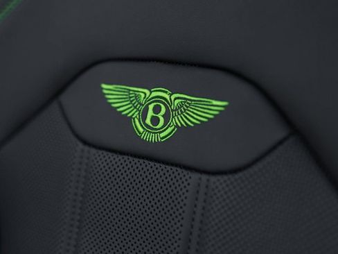Used 2025 Bentley Bentayga AWD/4WD image 48