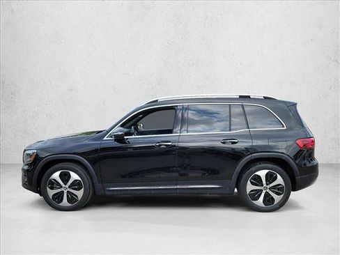 Used 2025 Mercedes-Benz GLB 250 image 8