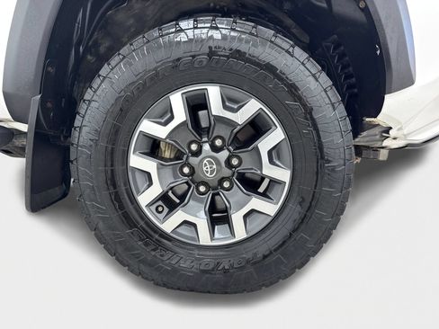 Used 2020 Toyota Tacoma TRD Off-Road AWD/4WD image 50