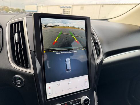 Used 2022 Ford Edge SEL image 19