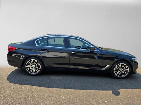 Used 2018 BMW 530i xDrive AWD/4WD image 2