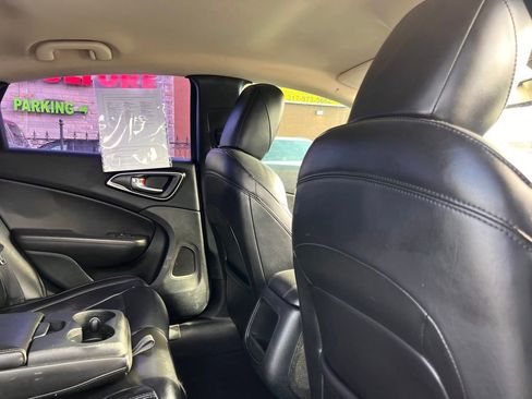 Used 2017 Chrysler 200 Limited Platinum FWD image 24