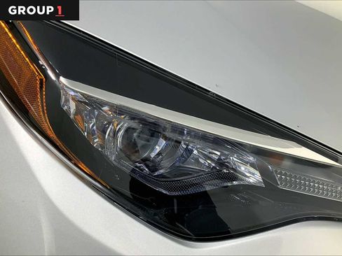 Used 2018 Toyota Corolla LE image 26