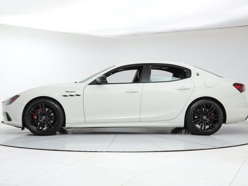 Certified 2023 Maserati Ghibli Modena RWD image 2