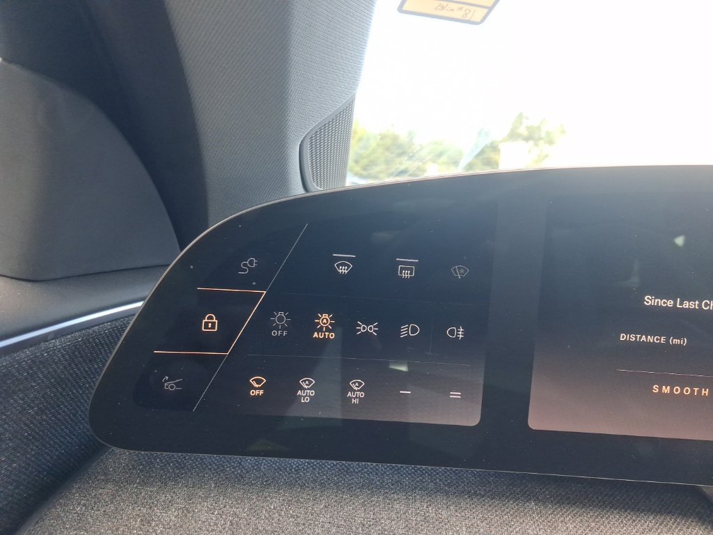 Used 2025 Lucid Air Pure RWD image 28