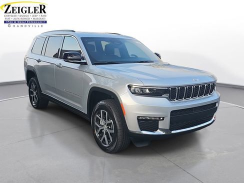New 2025 Jeep Grand Cherokee L Limited image 3