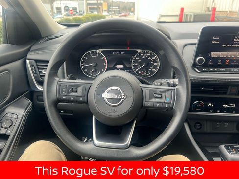 Used 2024 Nissan Rogue SV image 27
