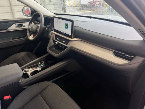 Used 2026 Ford Explorer Active image 17