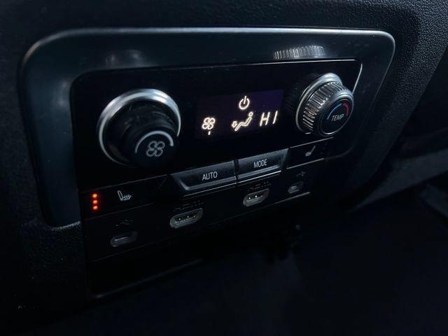 Used 2021 GMC Yukon Denali w/ Denali Premium Package AWD/4WD image 20