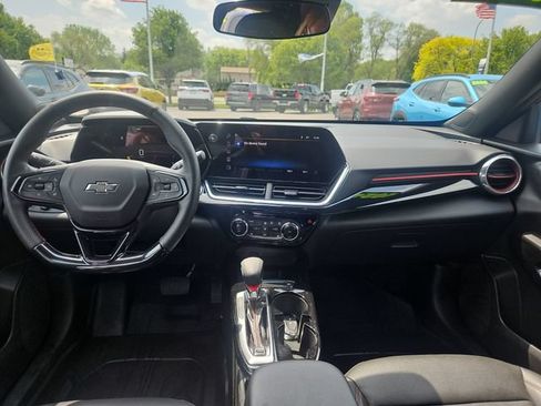 Used 2024 Chevrolet Trax RS w/ Driver Confidence Package FWD image 13