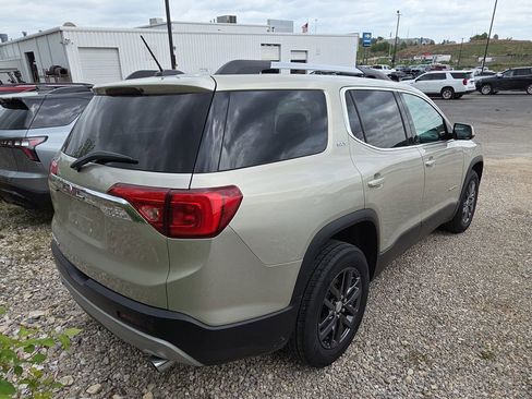 Used 2017 GMC Acadia SLT image 6
