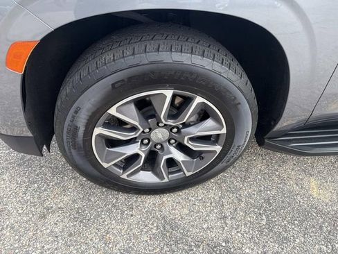 Used 2021 Chevrolet Suburban LT w/ LT Signature Package image 13