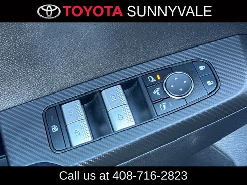 Used 2024 Mitsubishi Outlander SE image 17