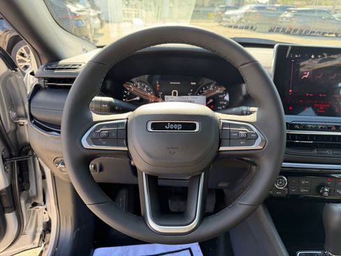 New 2026 Jeep Compass Latitude image 16