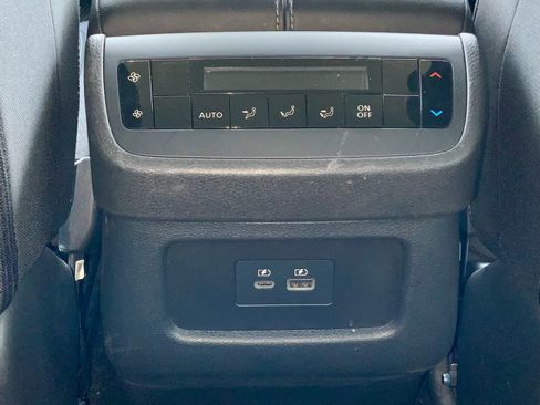 Used 2024 Nissan Pathfinder SV AWD/4WD image 42