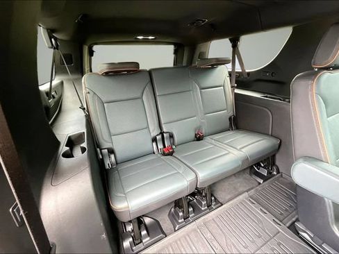 Used 2025 GMC Yukon XL AT4 AWD/4WD image 26