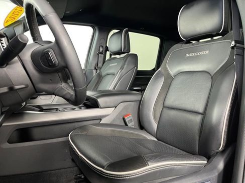 Used 2025 RAM 1500 Laramie image 17