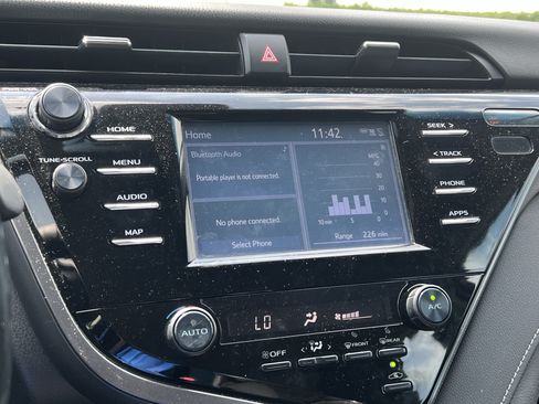 Used 2019 Toyota Camry SE FWD image 23
