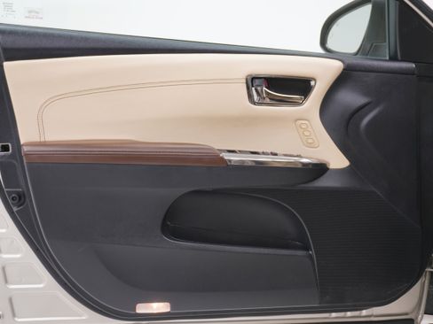 Used 2014 Toyota Avalon Limited image 14