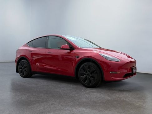 Used 2023 Tesla Model Y Long Range AWD/4WD image 3