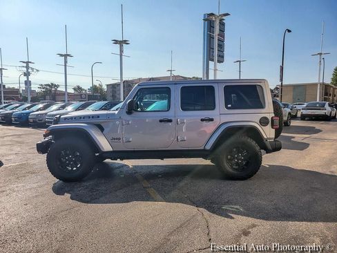 Certified 2019 Jeep Wrangler Unlimited Sahara w/ Quick Order Package 24M Moab AWD/4WD image 11