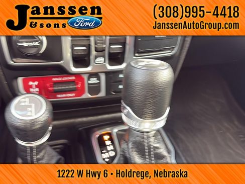 Used 2025 Jeep Wrangler Willys image 16