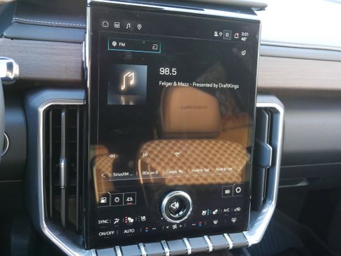 Certified 2024 GMC Acadia Denali image 19