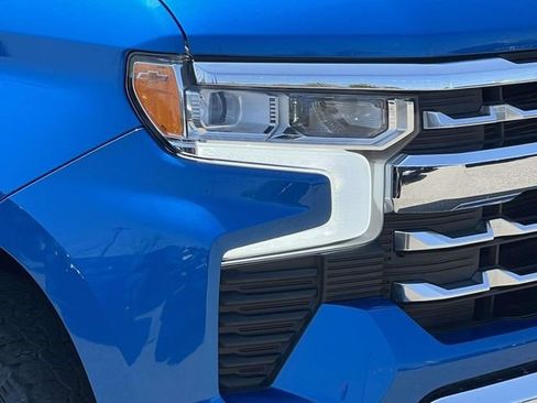 Used 2023 Chevrolet Silverado 1500 LTZ w/ LTZ Premium Package AWD/4WD image 9