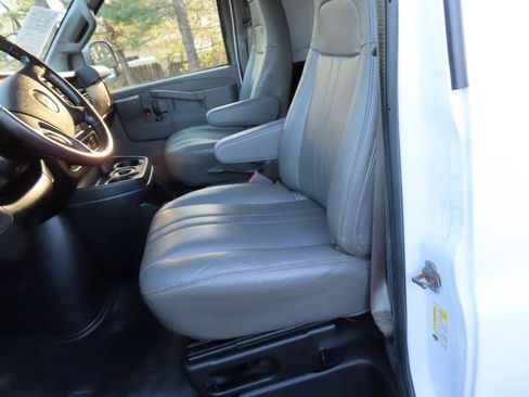 Used 2020 Chevrolet Express 2500 Extended w/ Driver Convenience Package image 7