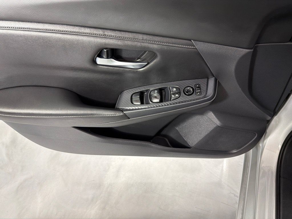 Used 2023 Nissan Sentra SV FWD image 10