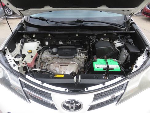 Used 2014 Toyota RAV4 XLE image 40