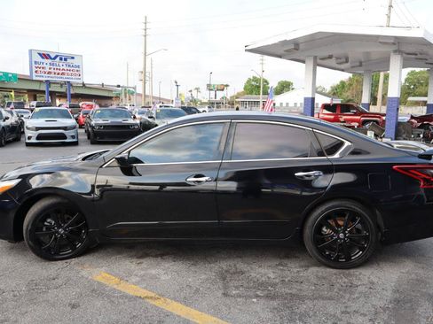 Used 2018 Nissan Altima 2.5 SR w/ SR Midnight Edition FWD image 6